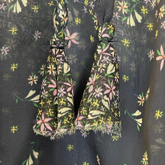 Liverpool Long Sleeve Sheer V Neck Top Tassel Ties Black Floral Print Size S - Picture 6 of 10